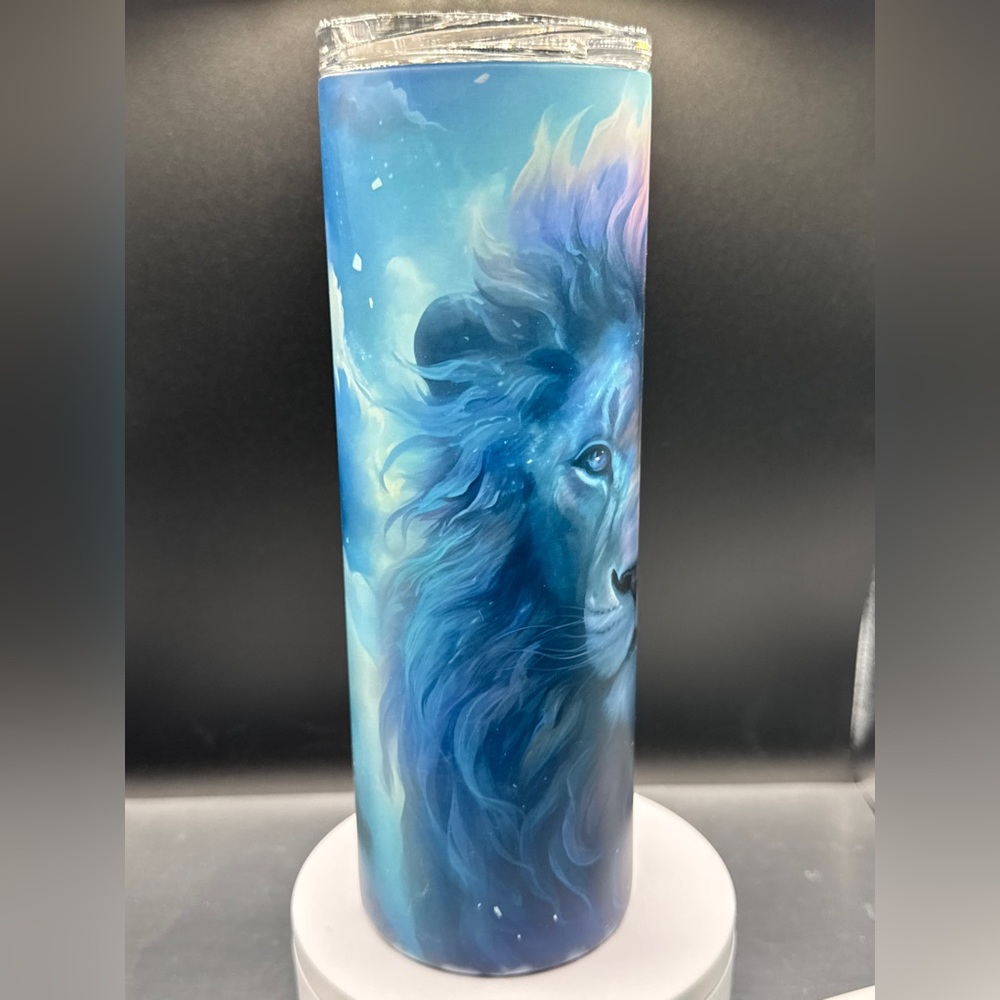 🦁 Majestic Glow-in-the-Dark Lion Tumbler – 20oz Stainless Steel Cup